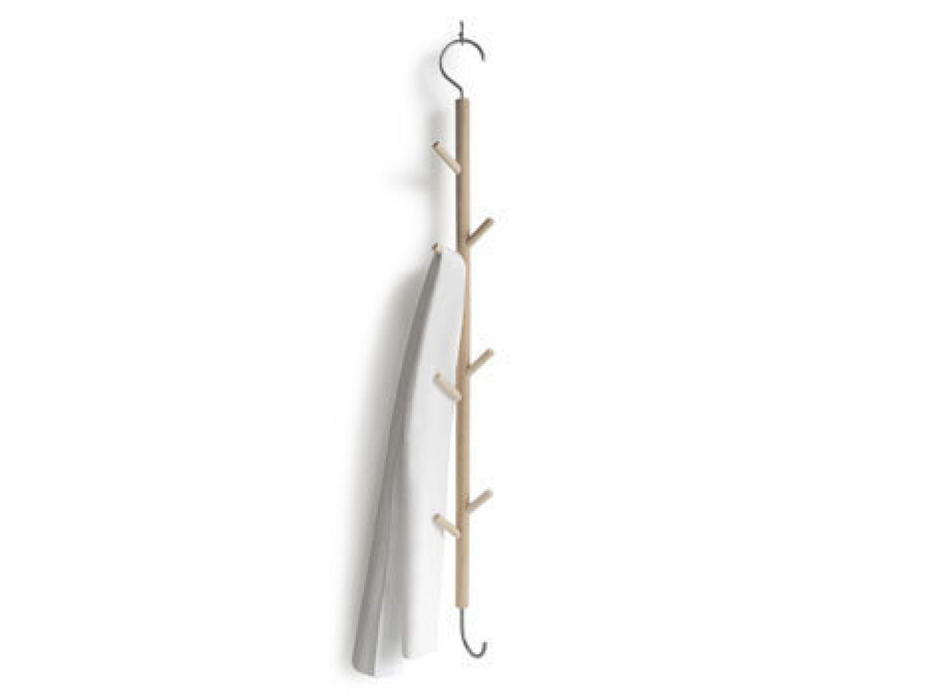 Hängehaken mit mehreren Haken aus hellem Holz, ideal für Jacken und Mäntel.
